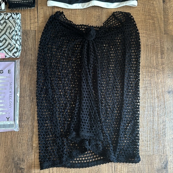 Fishnet lace tights size M/L NWT w/Fishnet coverup + extra wrap & 2 swim tops - Picture 5 of 12
